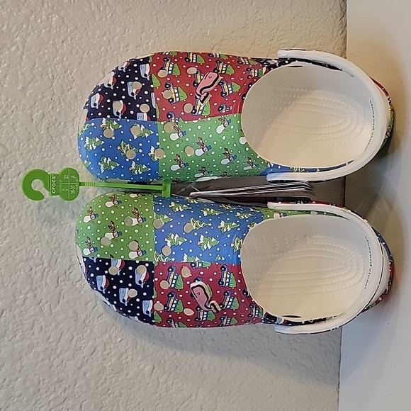 CROCS x Vineyard Vines HOLIDAY CHRISTMAS PATCHWORK CLOGS Size J4 - Picture 2 of 16